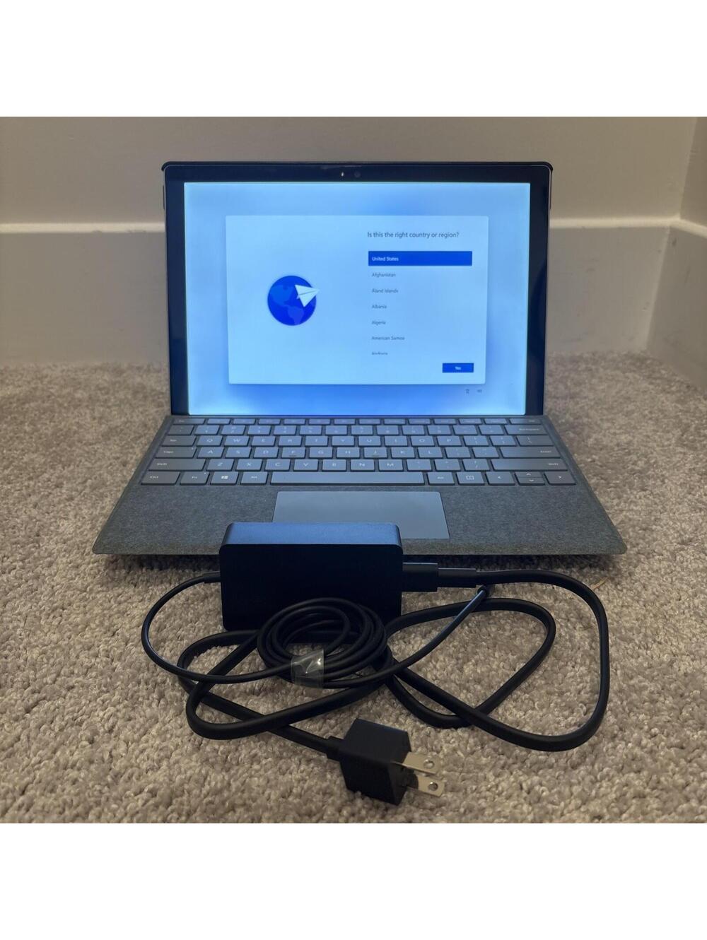Microsoft Surface Pro 4 i5-6300U 8GB RAM 256GB Windows 11 SSD Read description